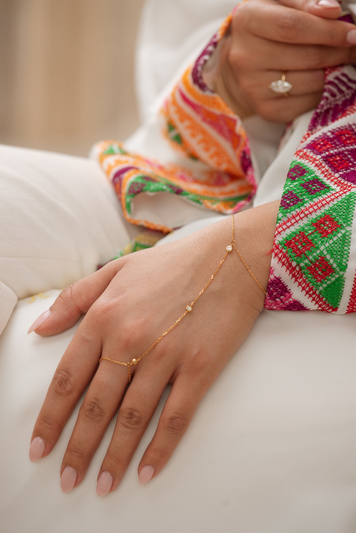 Solis Handchain