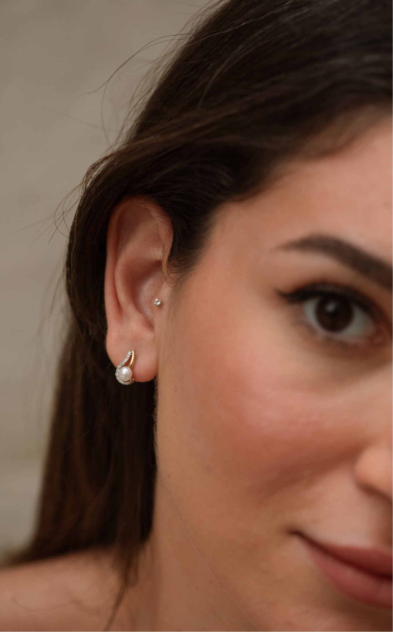 Solis Pearl Earrings