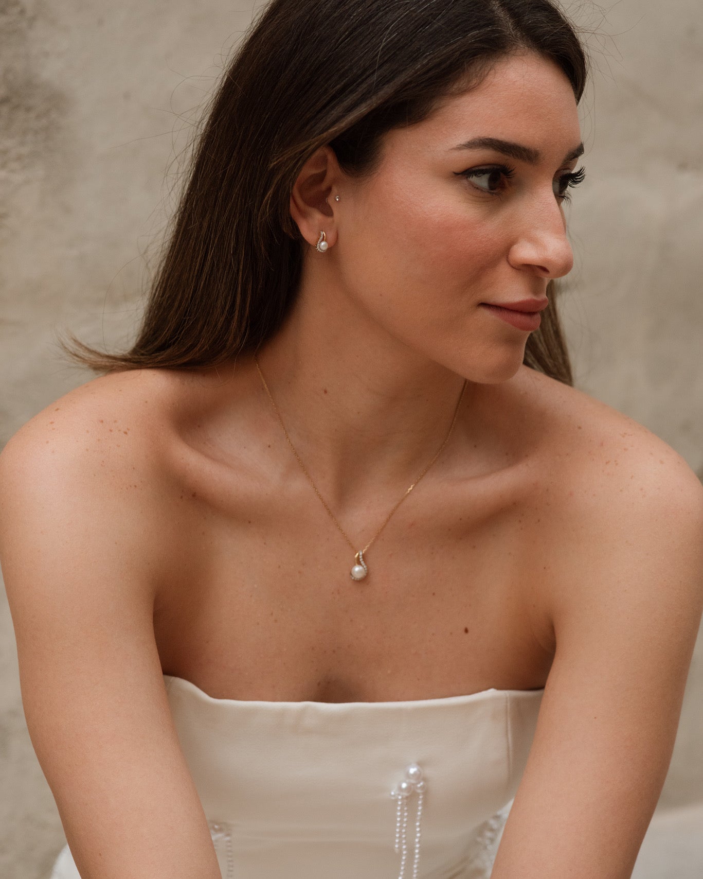 Solis Pearl Necklace